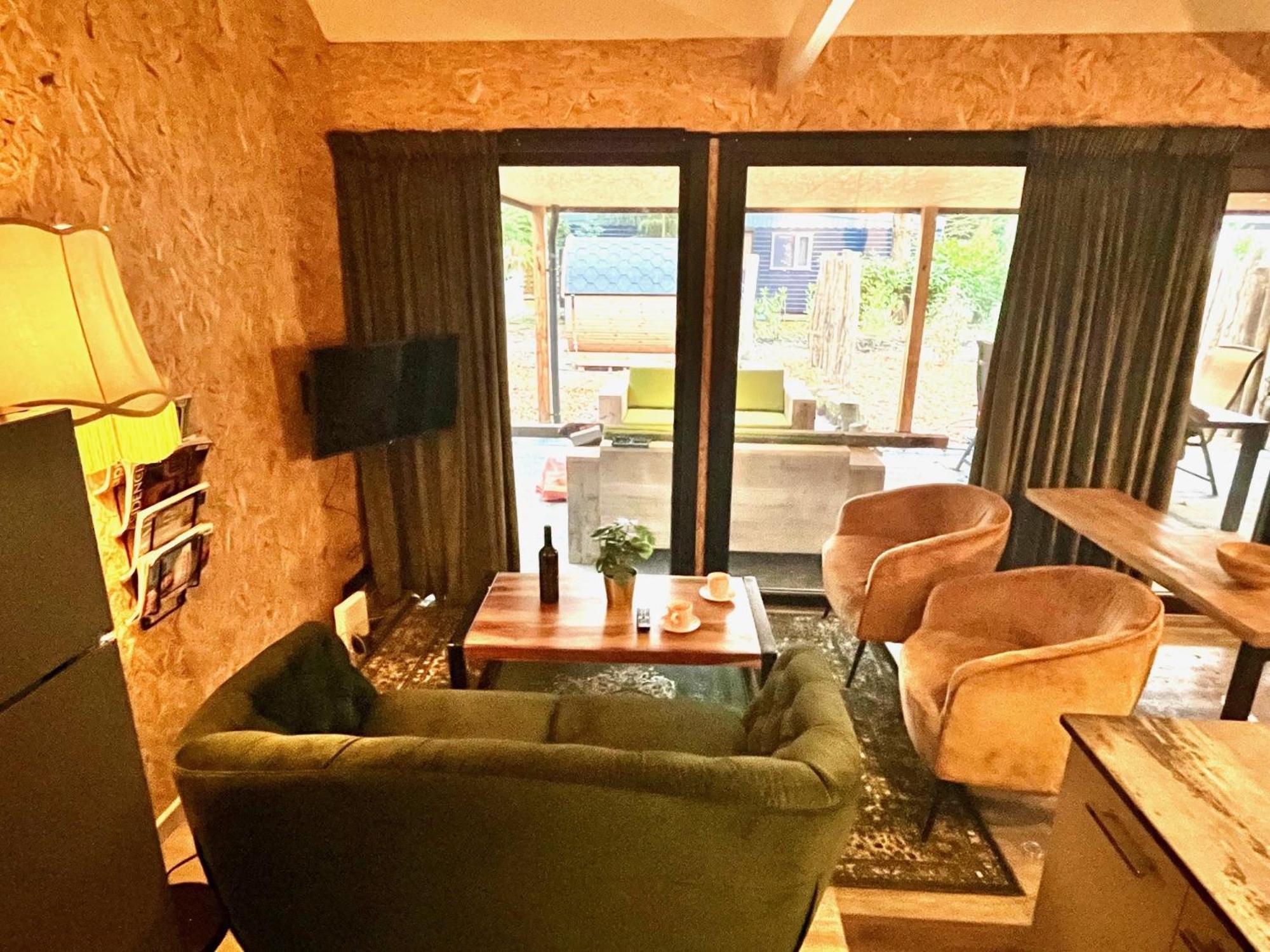 Wellness In The Woods - 4P Tinyhouse Met Prive Sauna & Hottub Diessen Exteriör bild