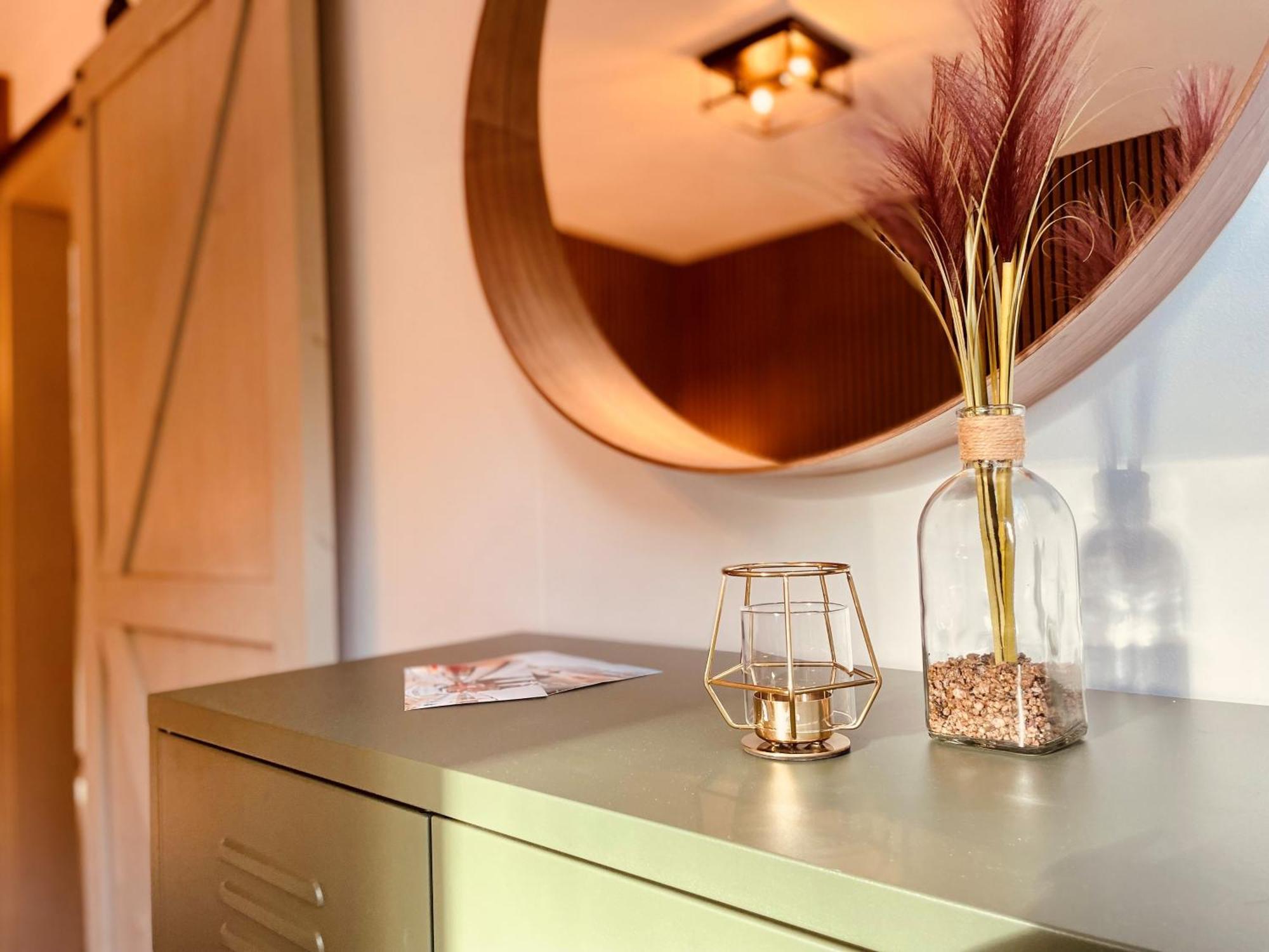 Wellness In The Woods - 4P Tinyhouse Met Prive Sauna & Hottub Diessen Exteriör bild