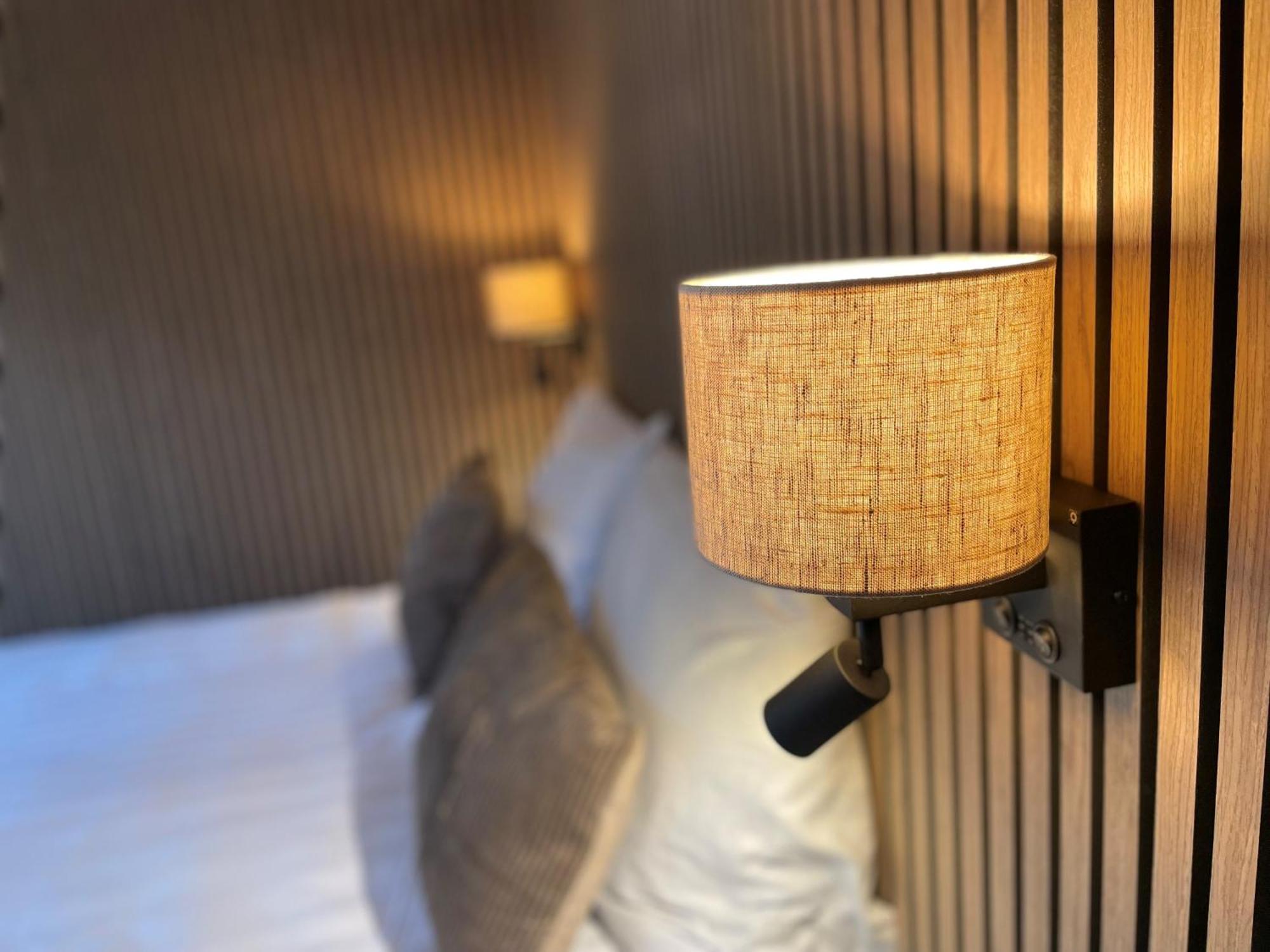 Wellness In The Woods - 4P Tinyhouse Met Prive Sauna & Hottub Diessen Exteriör bild